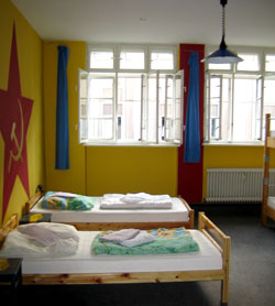 BNUMANJE! [helter skelter hostel berlin]