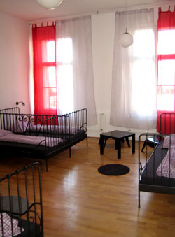 girls dorm [helter skelter hostel berlin]